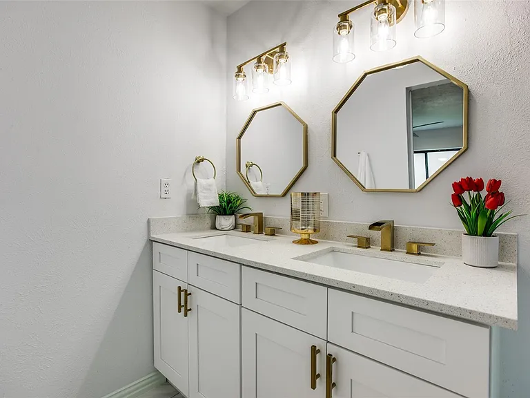2605 Western Dr — Photo 15