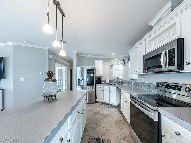 16 Freeman Ave — Photo 11