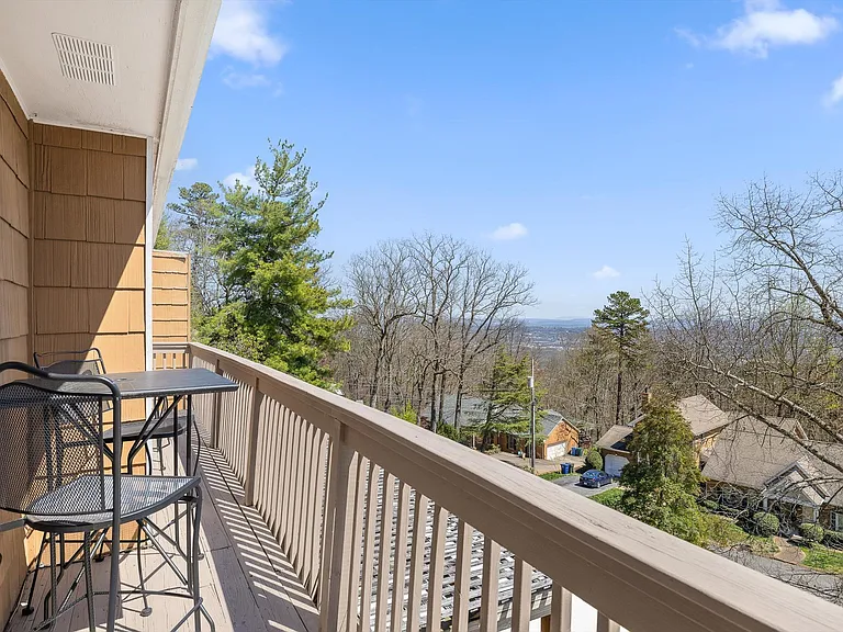 565 Winterview Ln — Photo 7