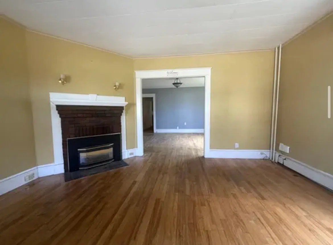 3 bed, 1.5 bath, 1500 sqft, $2,000 — Photo 1
