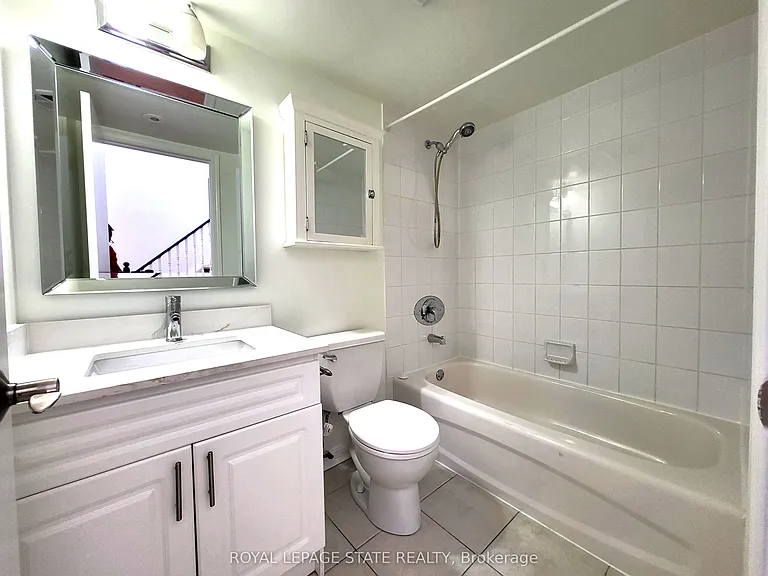 20 Laidlaw St #1122 — Photo 16