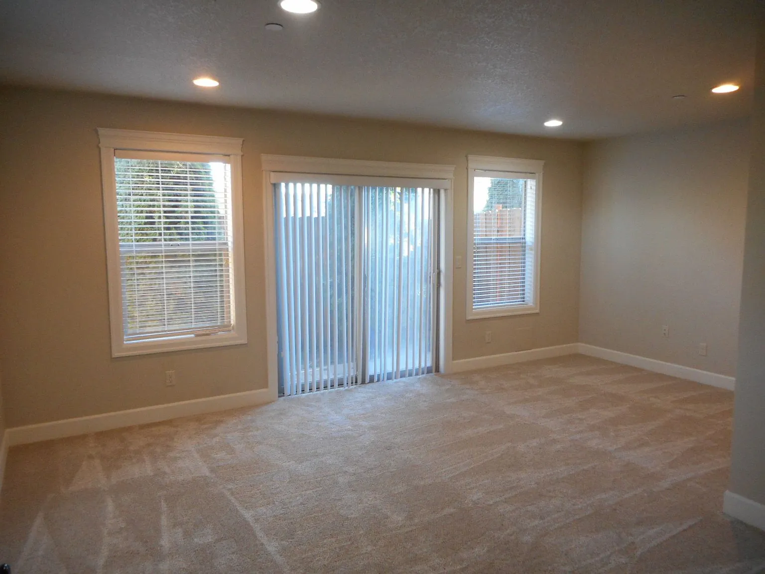 Luxurious Townhouse Living in Albany's Heart — Photo 2