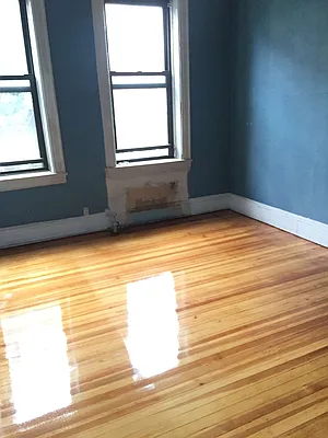 Rented by Metroline Realty | media 17