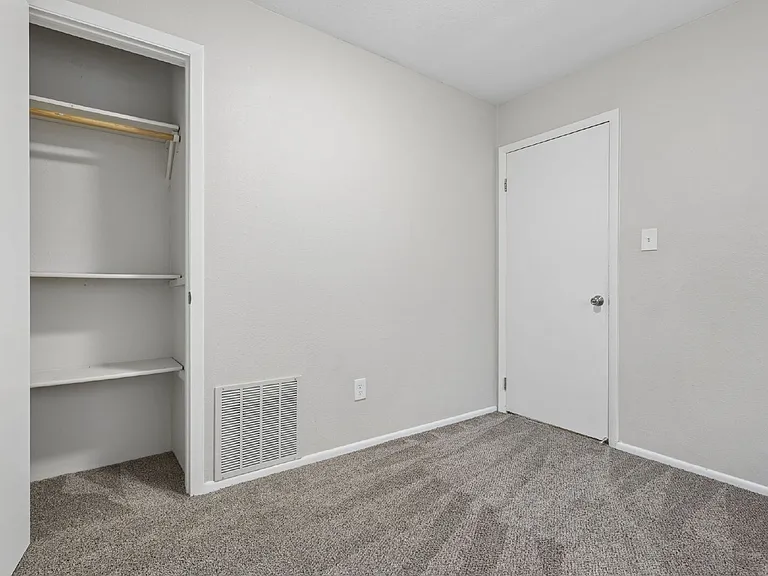 2390 Middleton Ct — Photo 20