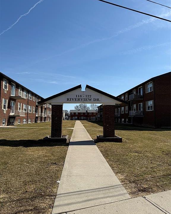 1st image of 118 Riverview Dr #412