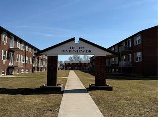 118 Riverview Dr #412, Chatham Kent, ON N7M 1A5