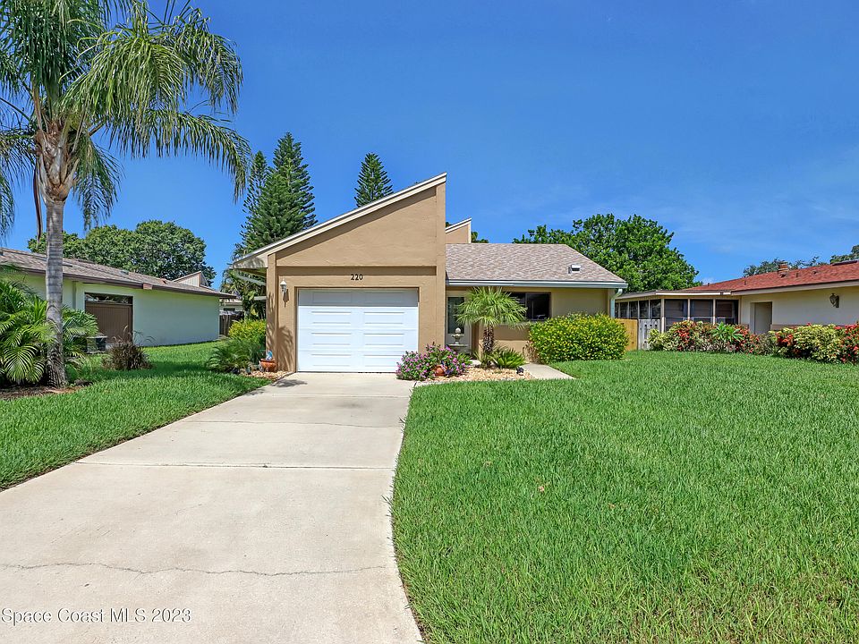 1st image of 220 Applewood Cir