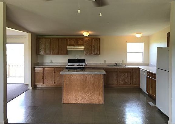 3rd image of 22559 136th St