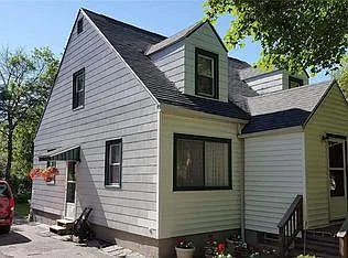 82 Callodine Ave — Photo 2
