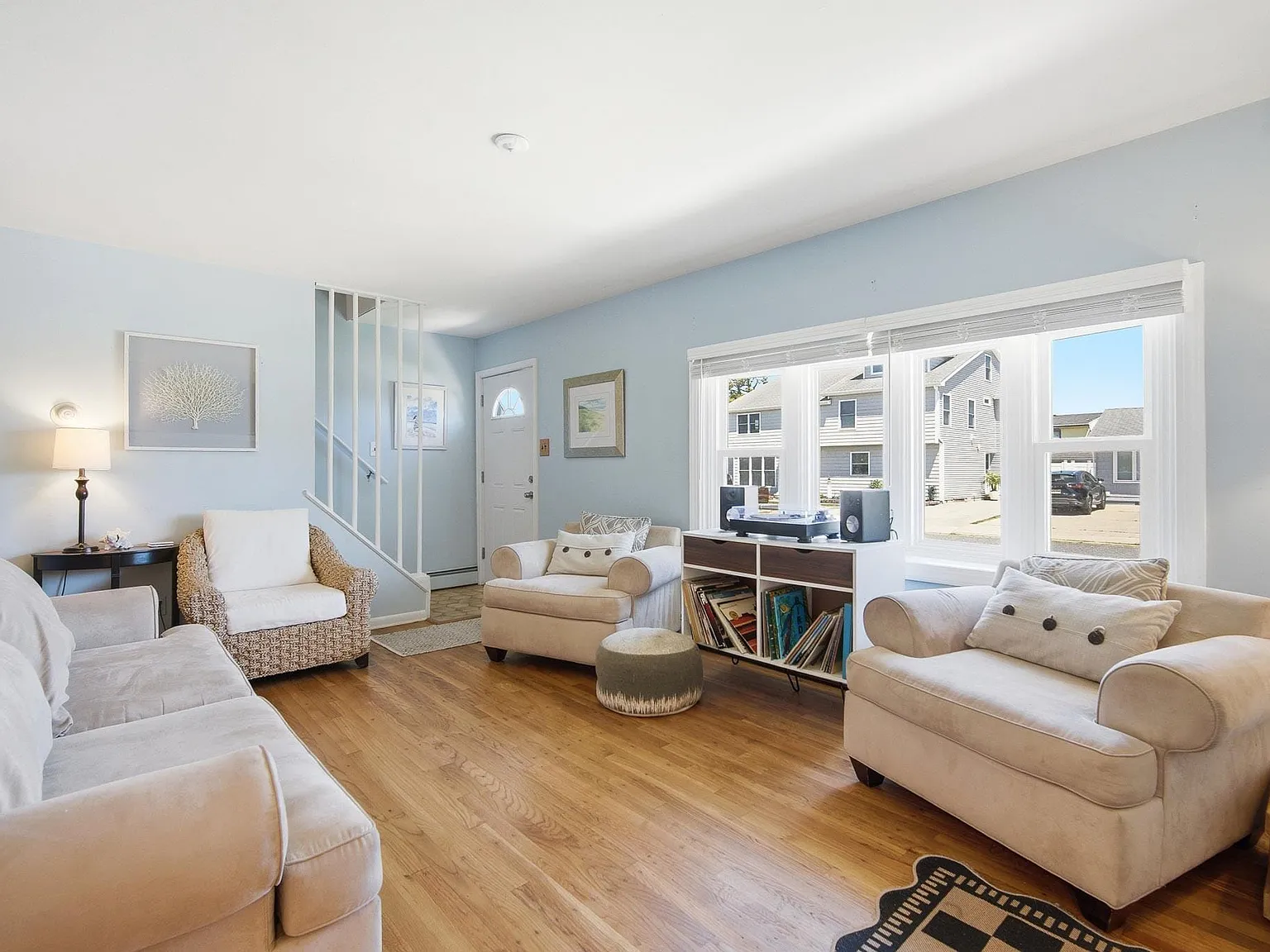 5 bed, 2.0 bath, $3,500 — Photo 3