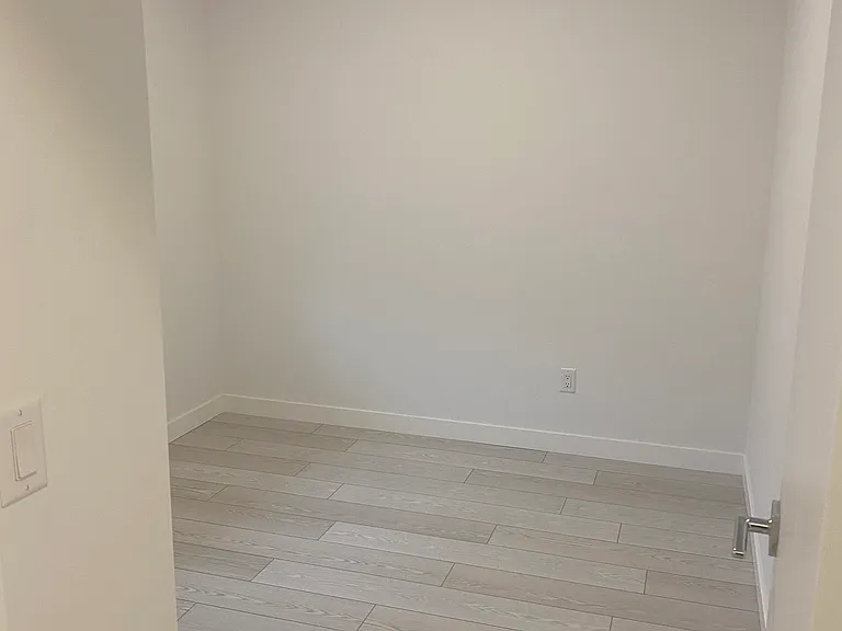 280 Chelsea Rd — Photo 36