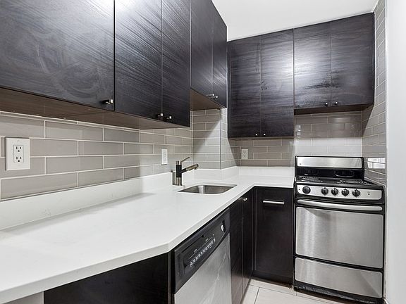 3rd image of 358 W 30th St APT 1B