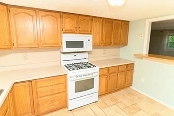 10 Fair Oaks Rd #10 — Photo 5