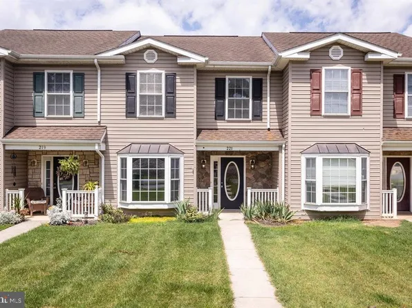 221 Aspen Ave, Grottoes, VA 24441