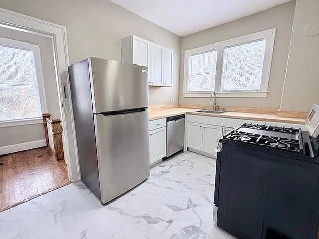 3 bed, 1.0 bath, 1450 sqft, $2,100 — Photo 4