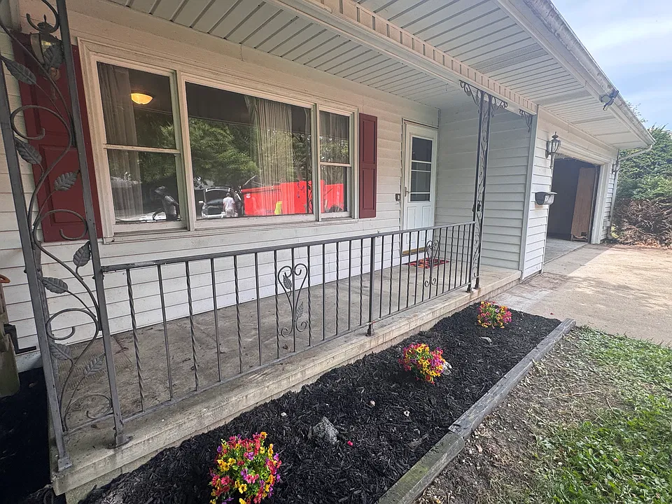 115 Marilyn Ave