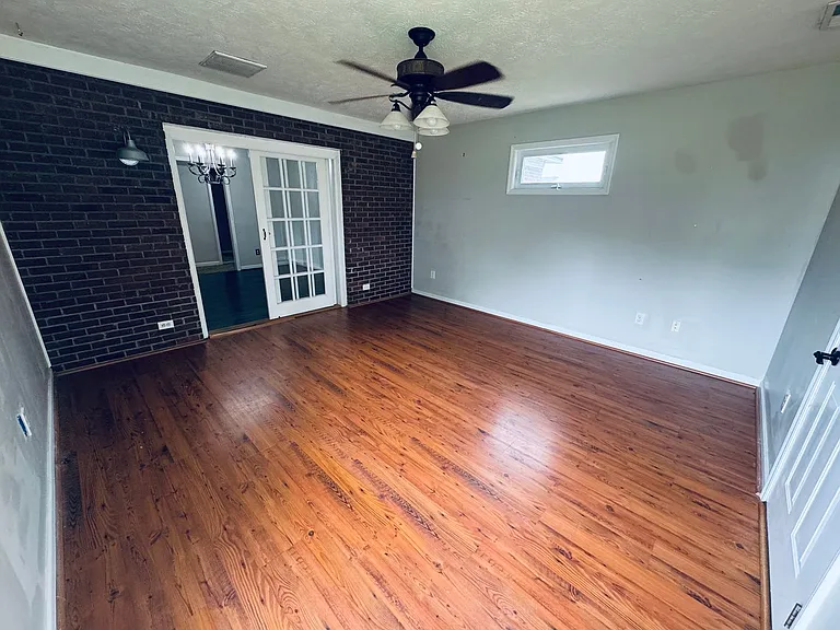 5870 McDonald Rd — Photo 31