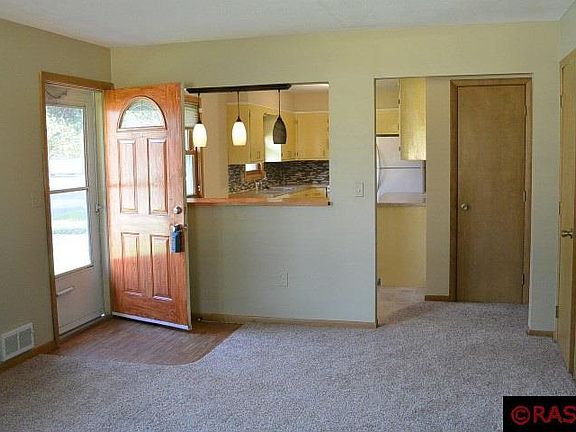 2nd image of 117 Meadow Ln