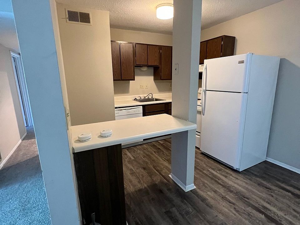 1st image of 302 Dunlap Ave #14
