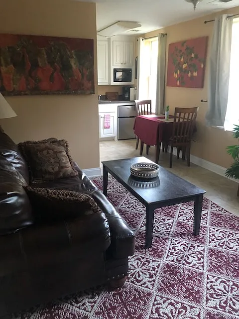 1 bed, 800 sqft, $850 — Photo 1