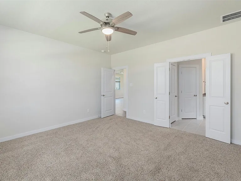 512 Clearlake Dr — Photo 16