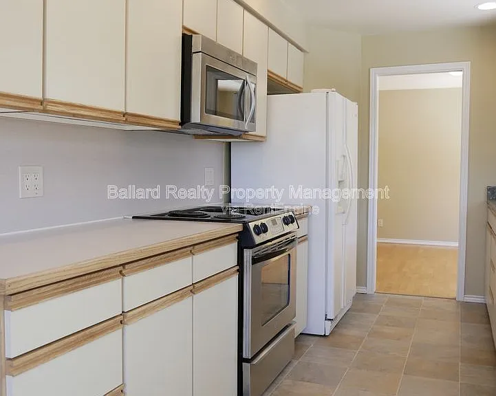 1737 NW 64th St — Photo 11