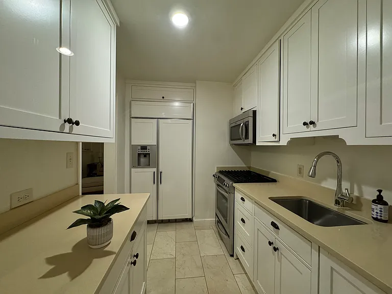 1723 Oakcrest Dr — Photo 16