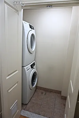 Rented by Bizzarro Agency | media 40