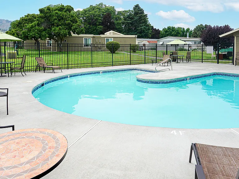 Park View Apartments — Photo 9