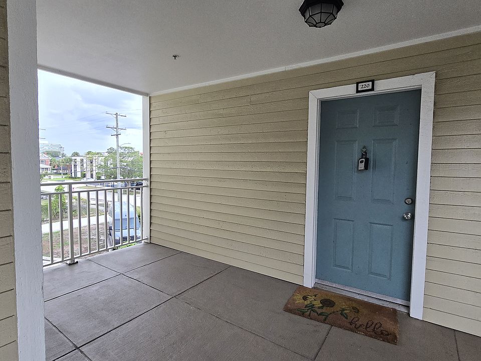 1st image of 1000 W Horatio St APT 220