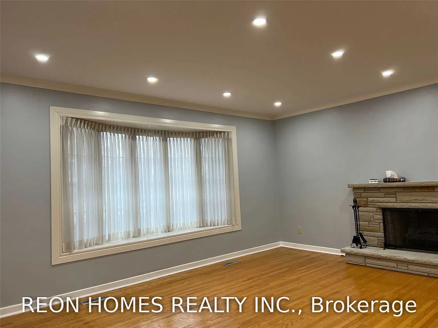 3 bed, $2,700 — Photo 3
