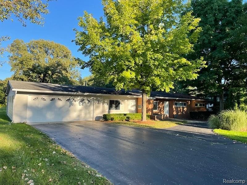 1st image of 5550 Houghten Dr