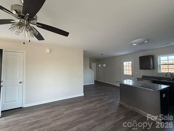 4th image of 931 Rollings Rd #7