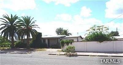 3rd image of 1807 N Treat Ave
