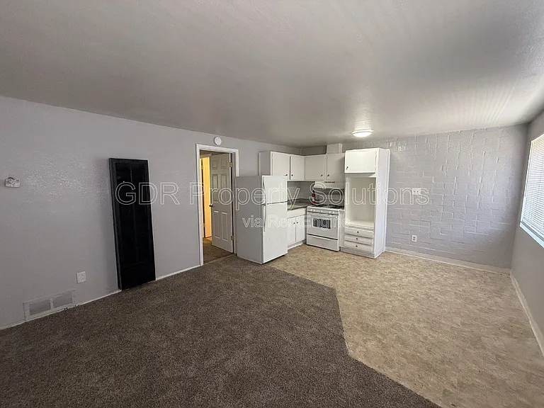 1200 Coal Ave SW #10 — Photo 8