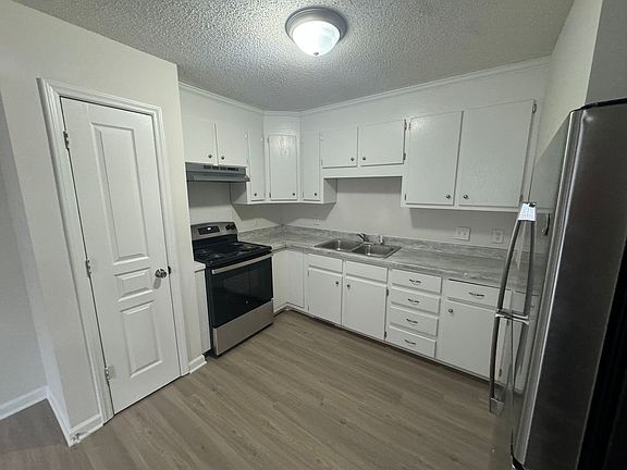 5th image of 126 Woodside Ave #A