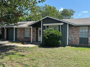 621 Hillside Dr, Sherman, TX 75090
