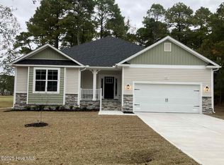 5717 Sloop Ct, New Bern, NC 28560