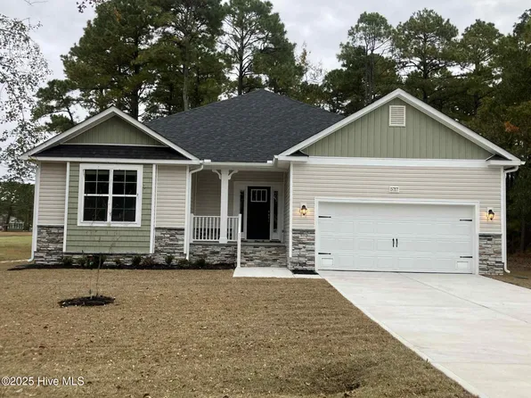 5717 Sloop Court, New Bern, NC 28560