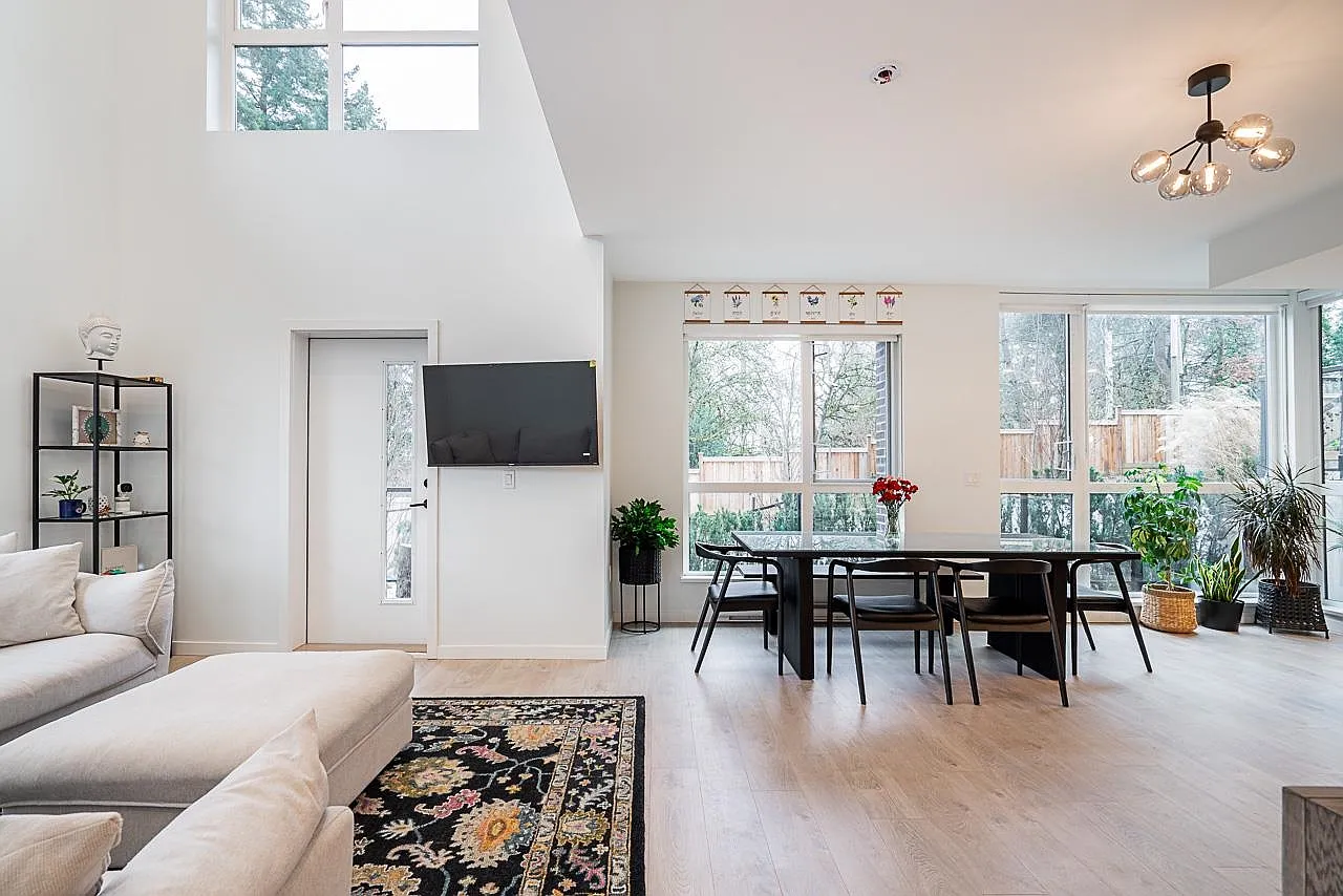 19577 65b Ave #105 photo 1