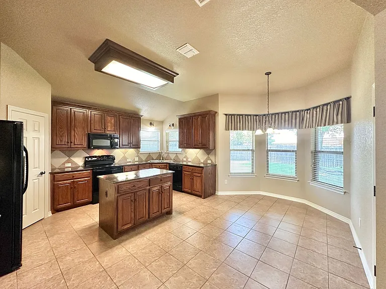 3107 Sarita Cv — Photo 11