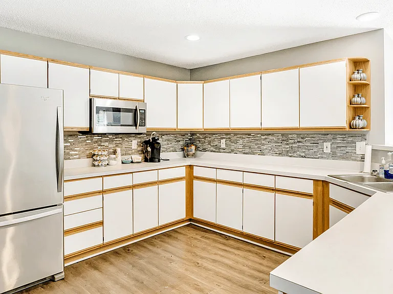 Columbia Hills Apartments — Photo 13