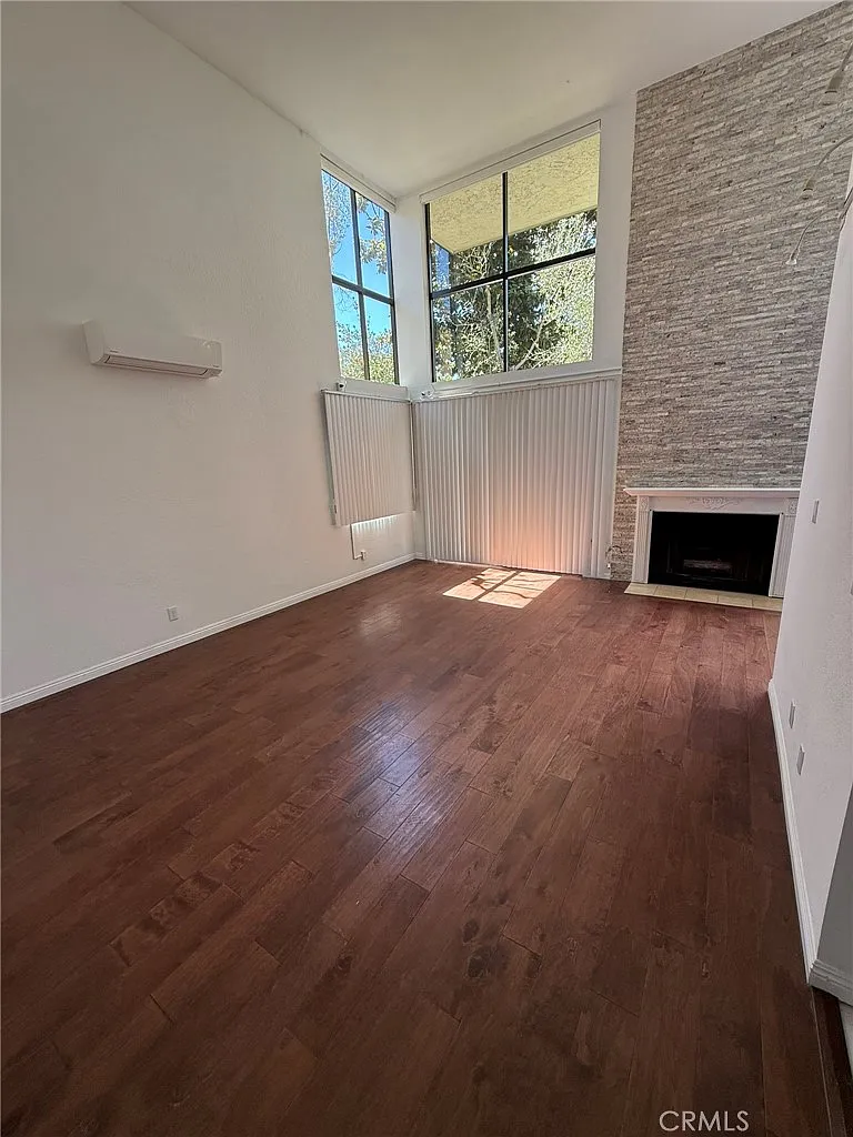 2 bed, 1300 sqft, $3,800 — Photo 3