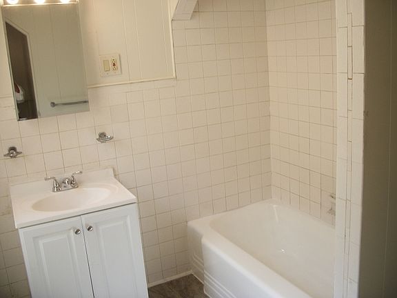 5th image of 147 N Fullerton Ave