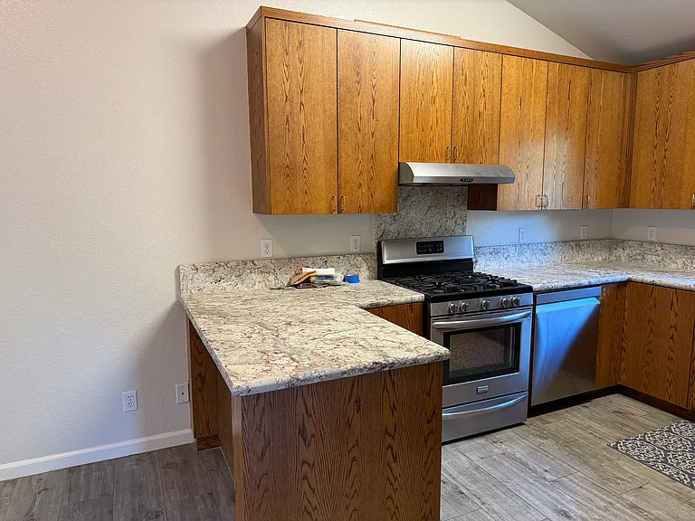 140 Holiday Ln — Photo 15
