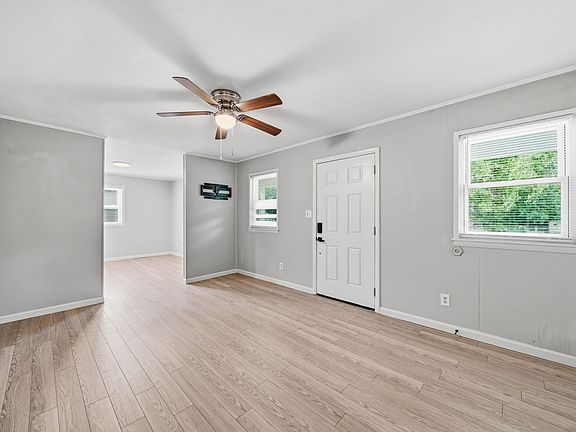 4th image of 1250 Coffey St