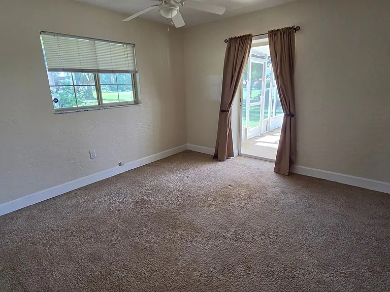 1876 Mid Ocean Cir — Photo 16