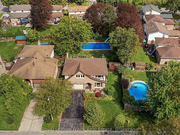 3rd image of 7 Trinity Cres