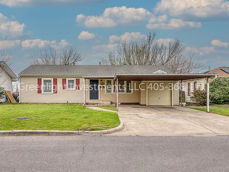 1509 Oelke Dr — Photo 2