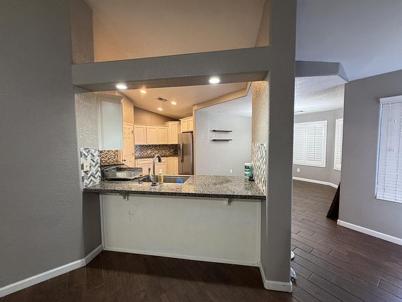 4th image of 1633 E B St
